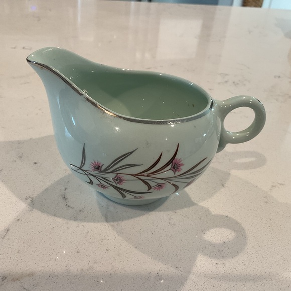 Universal Pottery Creamer Pale Blue w/Pink Flowers & Silver Trim Retro Kitchen - Picture 3 of 10